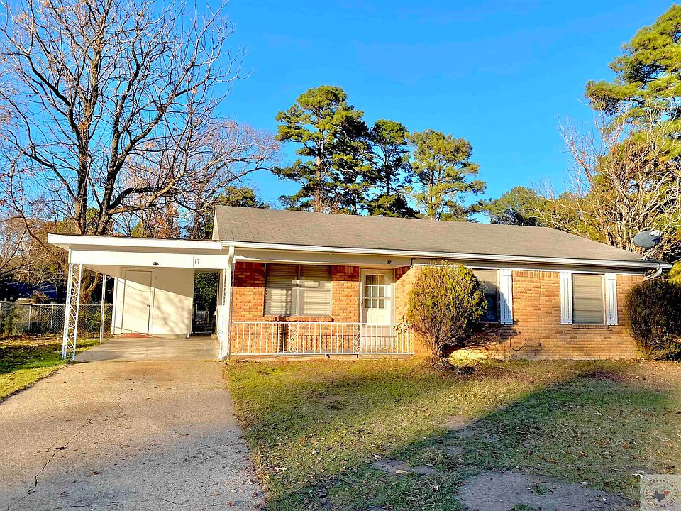 1st image of 17 Wisteria Dr