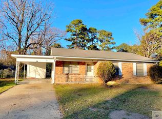 17 Wisteria Dr, Texarkana, TX 75503