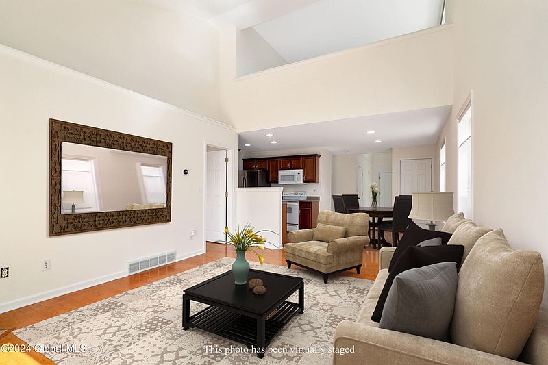 5th image of 109 Harvard Road
