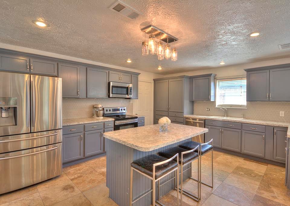 1st image of 3106 Mariner Dr