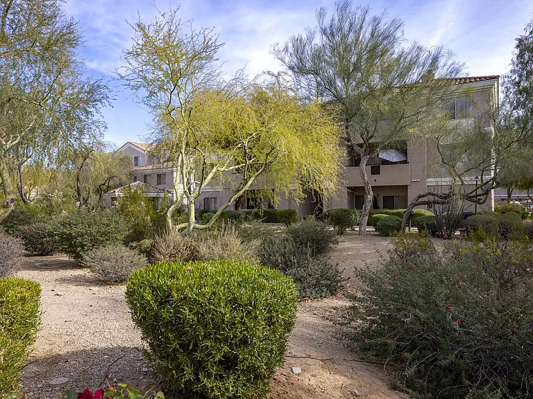 Vintage at Scottsdale — Photo 20