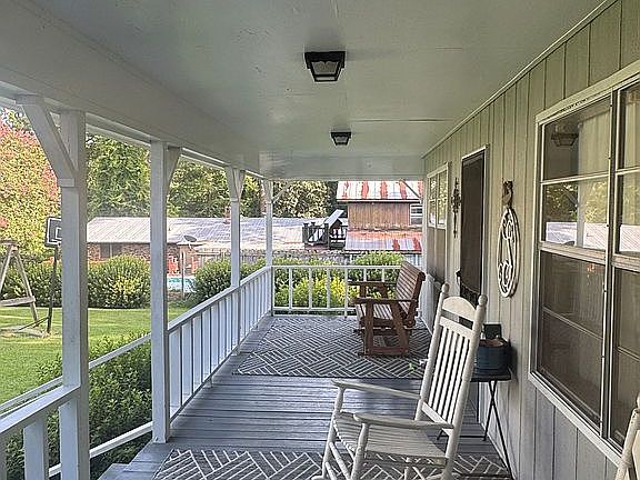 5th image of 1902 Orchard Dr