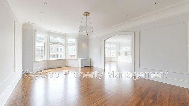 2 bed, 2.0 bath, 1872 sqft, $10,450 — Photo 3