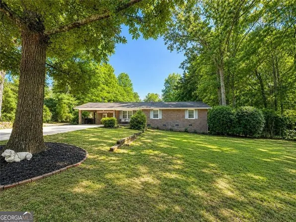 40 Flint Hill Dr, Oxford, GA 30054