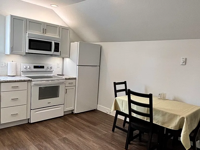 228 N 1st Ave #B — Photo 22