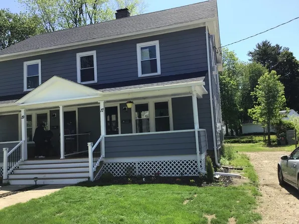 17 Taylor St #17, South Hadley, MA 01075