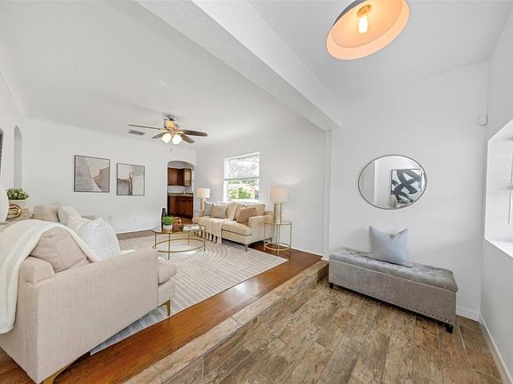 5th image of 2545 32ND AVENUE N
