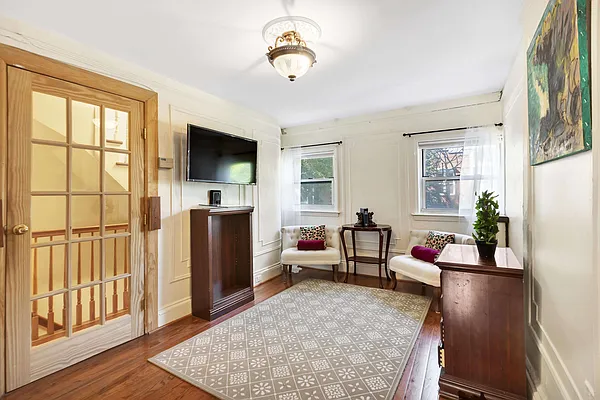 Sold by Compass | media 6