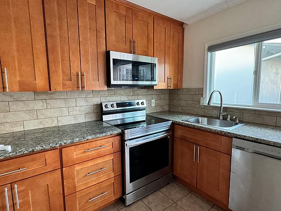2nd image of 1609 Parker Ave #B