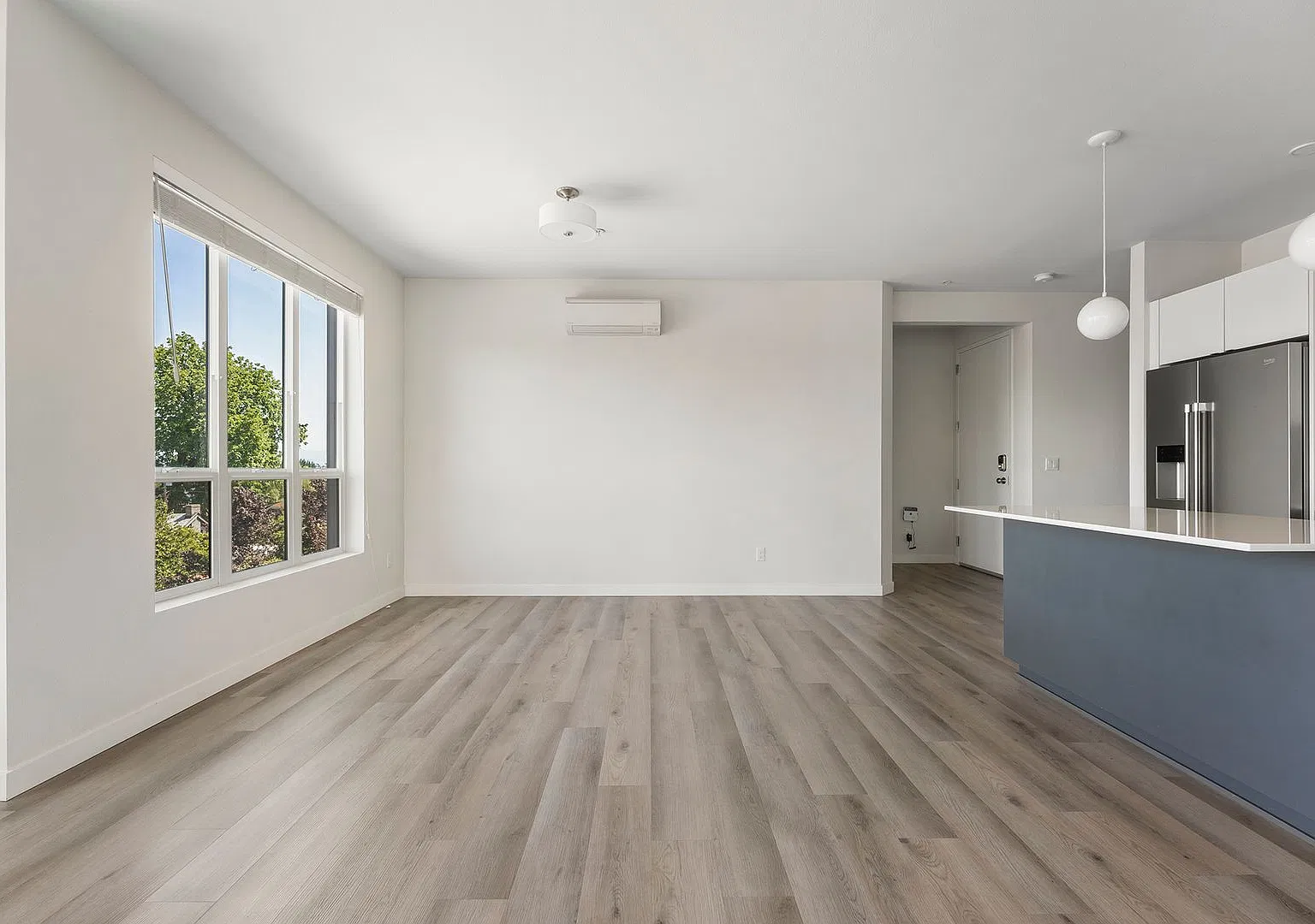 2br/2ba Condo In Ne Portland- Woodlawn! — Photo 4
