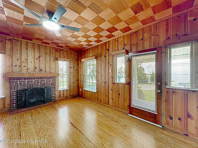 2811 N Indian River Dr — Photo 6