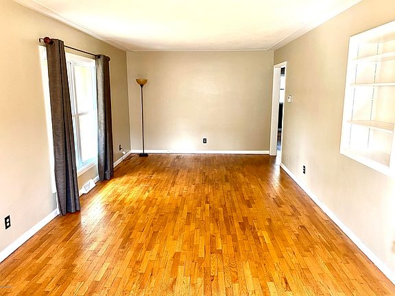 5th image of 5321 Lakeview St