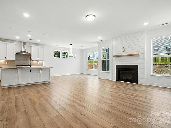 5th image of 119 Longwood Rd #62