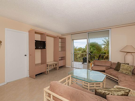 4th image of 1402 NW 80th Avenue #305