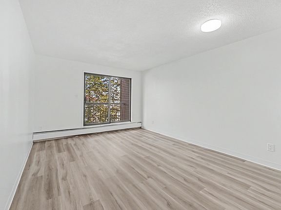 3rd image of 10139 158th St NW #367625