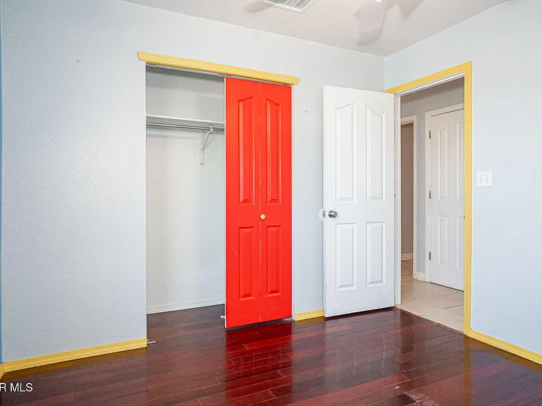 10805 Hitchcock Ave — Photo 16