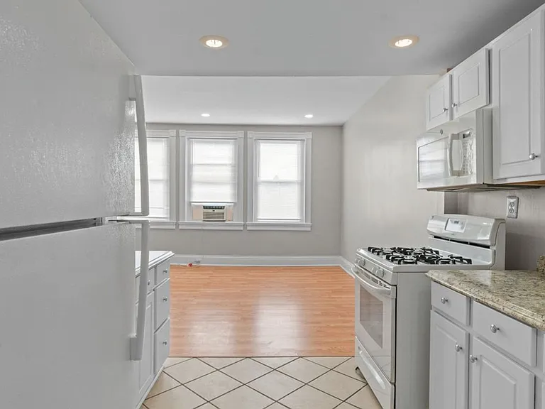 2713 N Calvert St — Photo 9