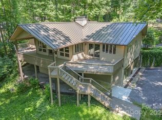 1 Sleepy Hollow Dr, Maggie Valley, NC 28751