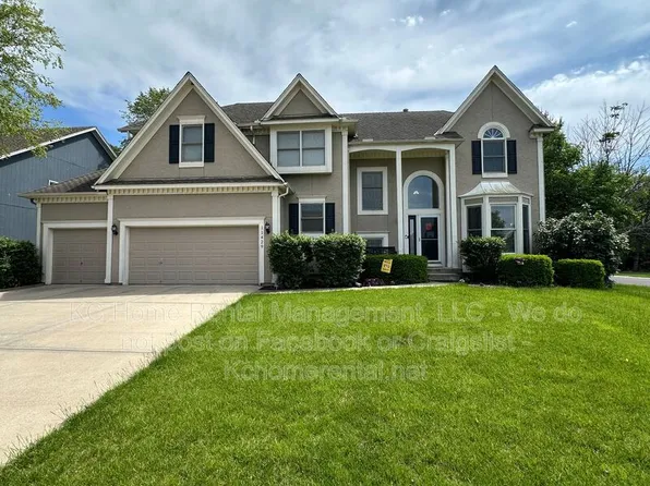 11429 W 142nd Ter, Overland Park, KS 66221