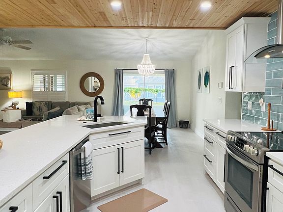 3rd image of 151 Riverwalk Ct