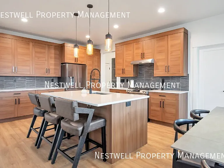 76 N Midland Dr — Photo 8