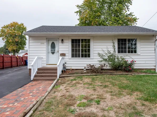 2246 Ottawa Rd, Waukegan, IL 60087