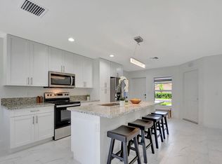 3868 Patio Ct #5, Palm Springs, FL 33461