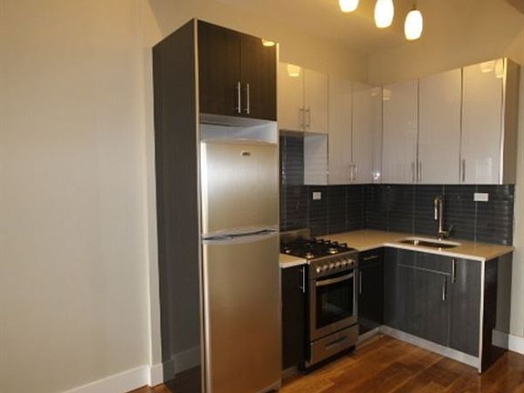 4th image of 383 Onderdonk Ave
