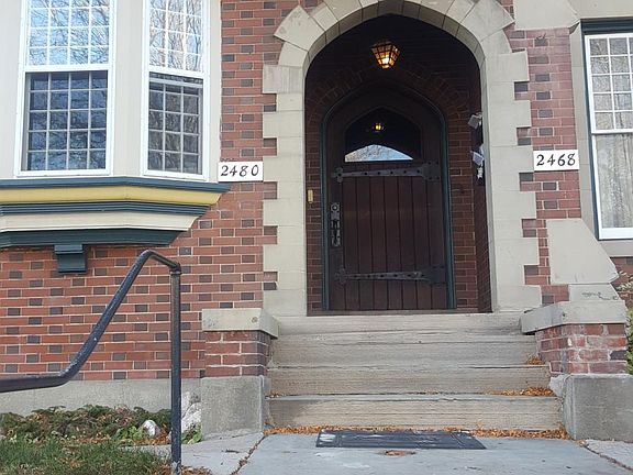 Front, Shared entry