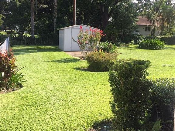 3rd image of 211 W Palm Dr