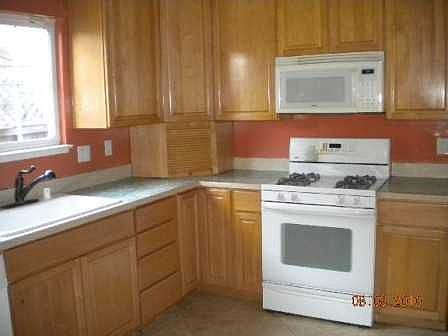 2nd image of 1258 Pacific Ave