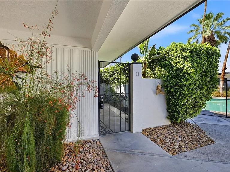 2080 S. Camino Real — Photo 23