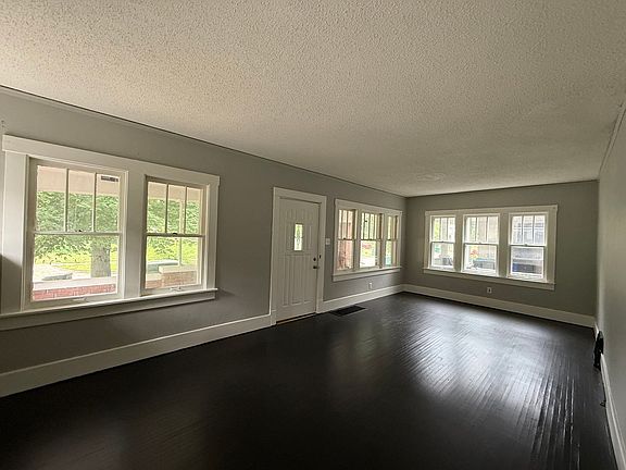 5th image of 1454 E Main St