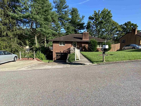 2nd image of 104 Westwood Ln