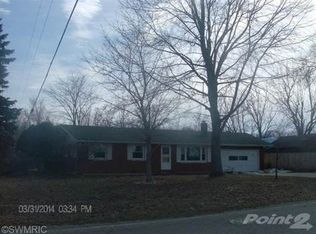 23239 N Shore Dr, Edwardsburg, MI 49112