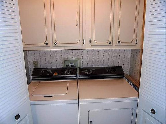 3rd image of 2276 La Flor Ln
