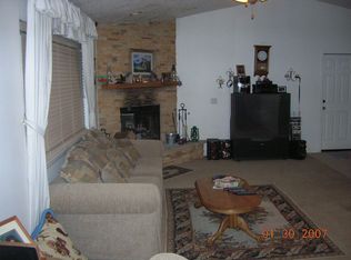 10225 Bonanza Rd, Oak Hills, CA 92344