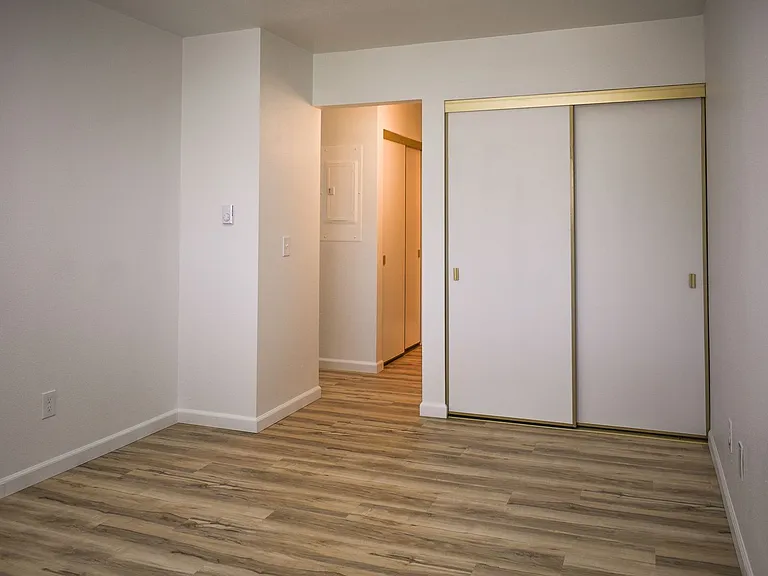 Casa Grande Apartments — Photo 13