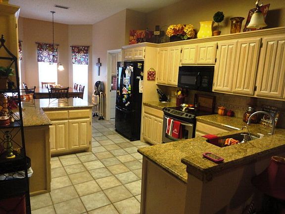 3rd image of 3301 Pinemont Dr