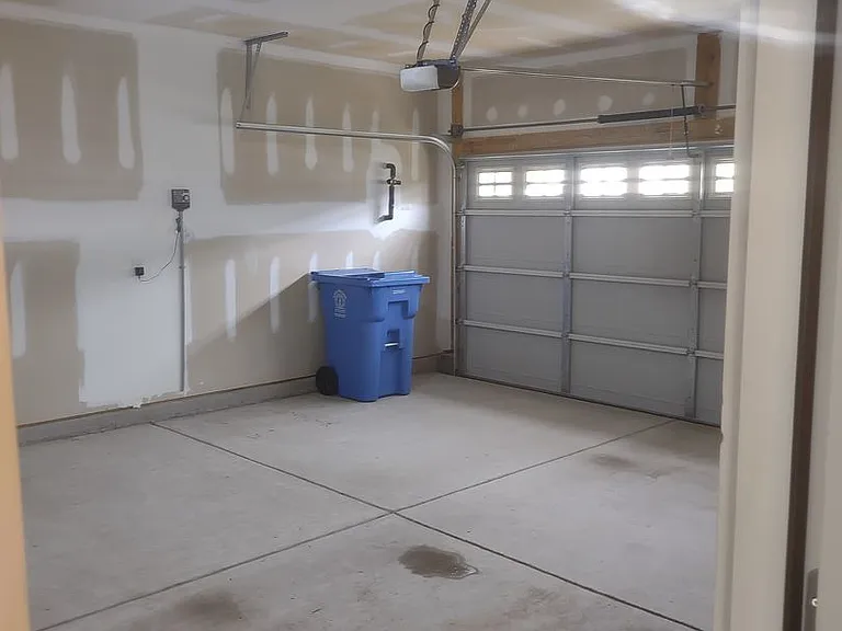 1031 Ashcroft Cir — Photo 19