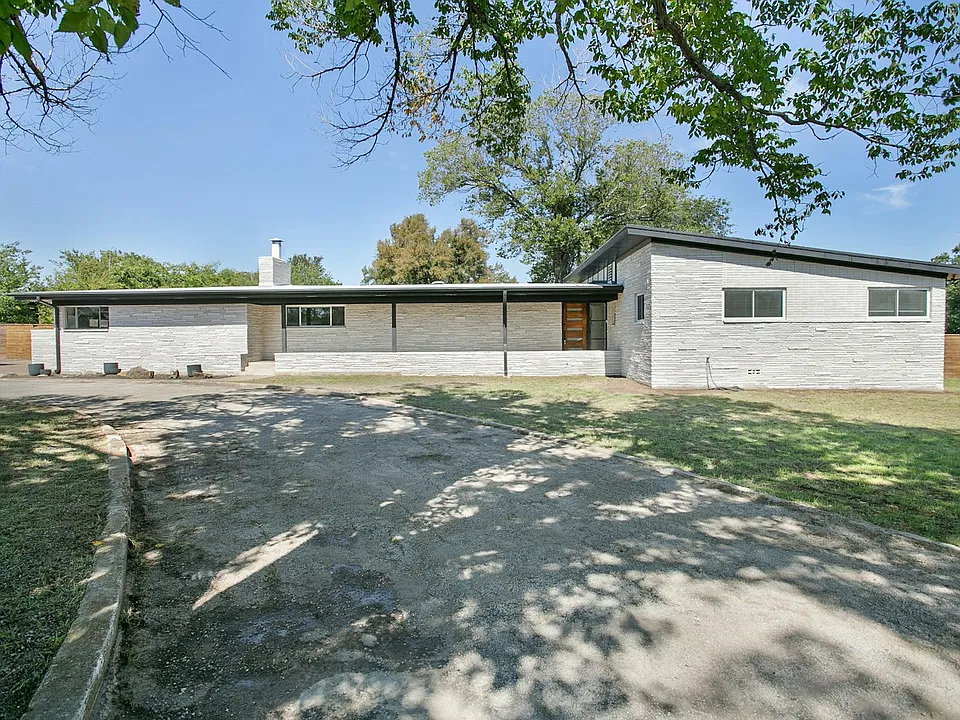 3507 Lakeshore Dr
