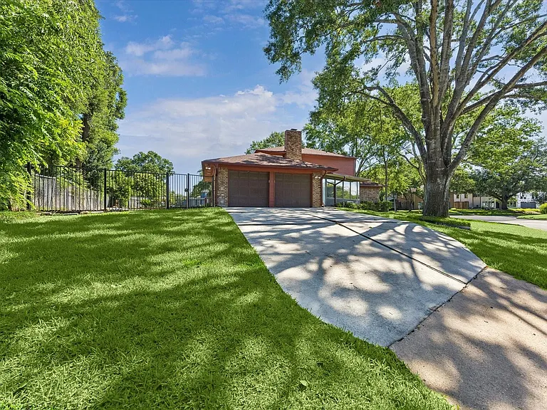3232 Parkwood Dr — Photo 29