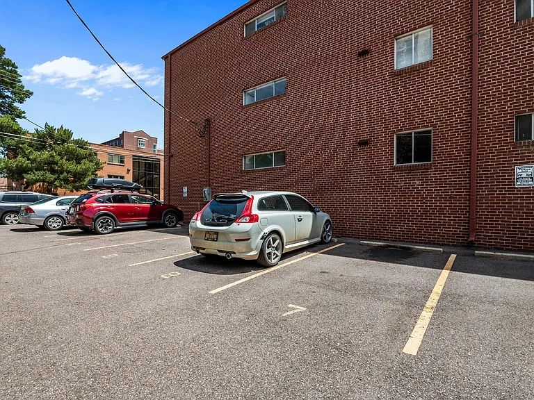 2401 S Gaylord St #204 — Photo 20