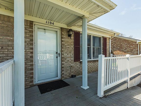 4th image of 1104 Orchard Dr