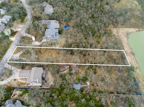 2936 Peninsula Dr, Grapevine, TX 76051