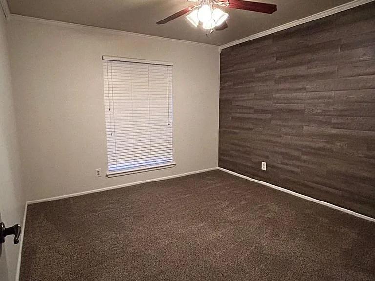 4607 Garden Ln — Photo 10