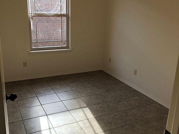 5th image of 217 Ashley Dr