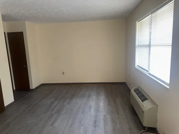 630 Village Way APT 1, Newport, TN 37821