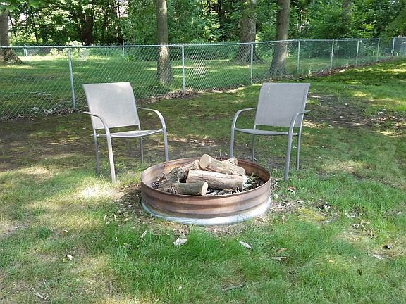 5th image of 4241 Yorkshire Ct
