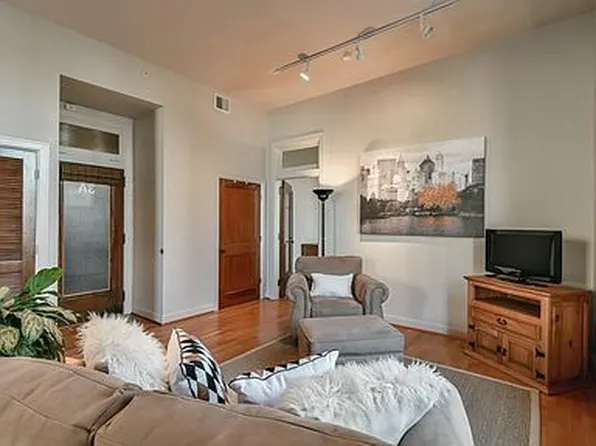 2116 Church St #3A, Galveston, TX 77550